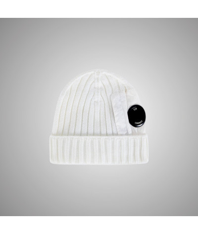 15CMAC300A 005509A 103
  C.P. Company
  Blanc
  Bonnet
 Tissu principal: 100% Laine