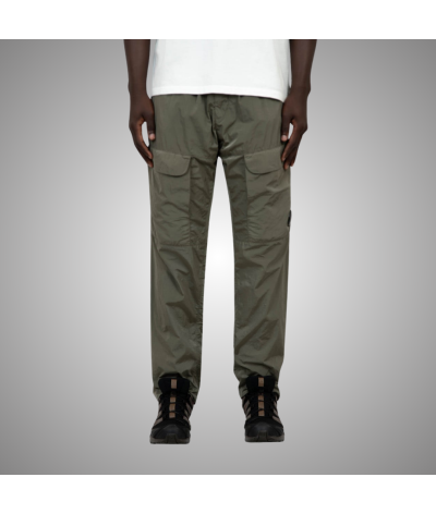 17CMPA093A-005904G-359
  C.P. Company
   Kaki
  Pantalon Cargo
  Tissu principal : 98 % Cotton, 2% Elastanne